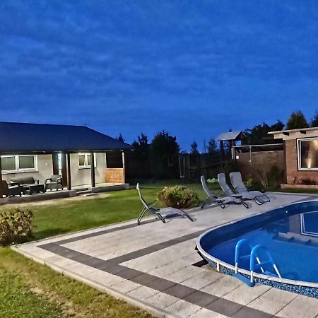 Domek Parterowy Apartamentowy Ostoja レバル エクステリア 写真