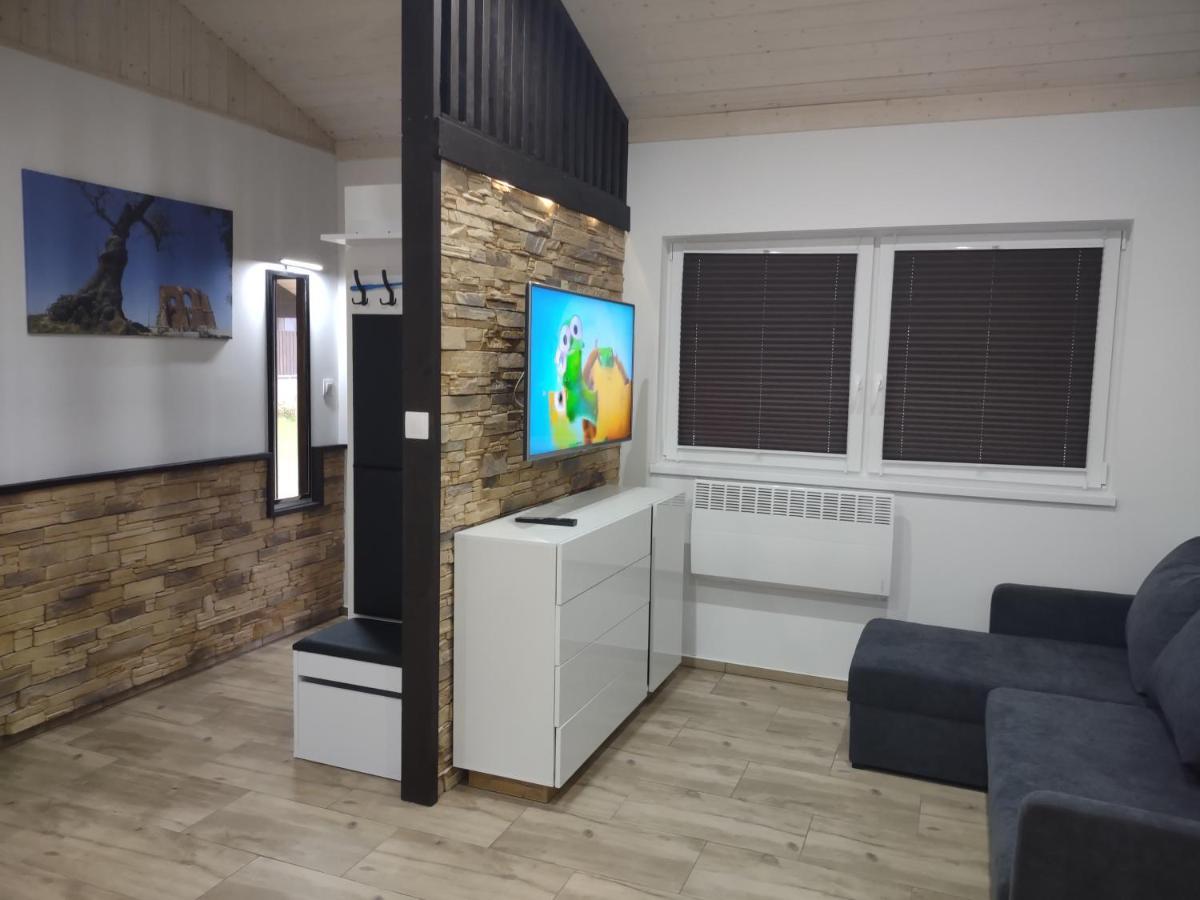 Domek Parterowy Apartamentowy Ostoja レバル エクステリア 写真
