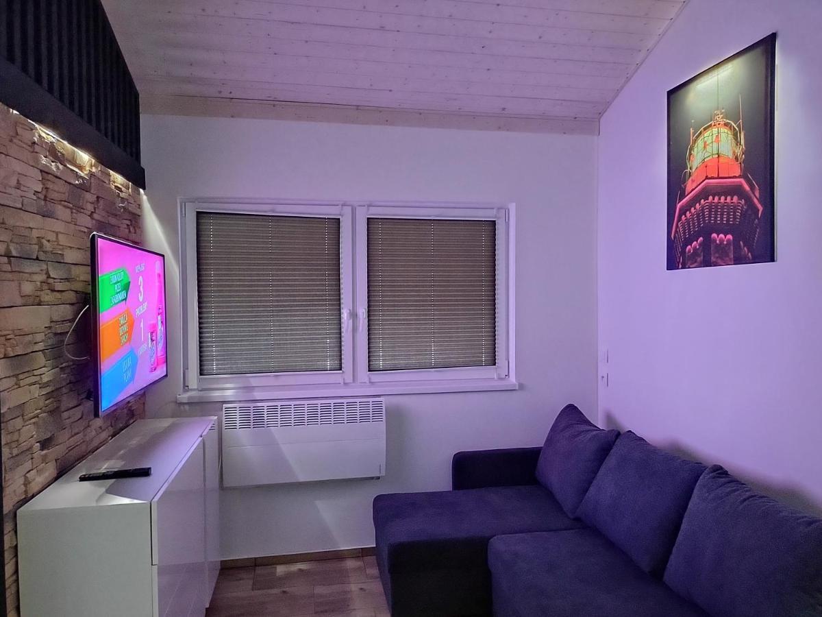 Domek Parterowy Apartamentowy Ostoja レバル エクステリア 写真