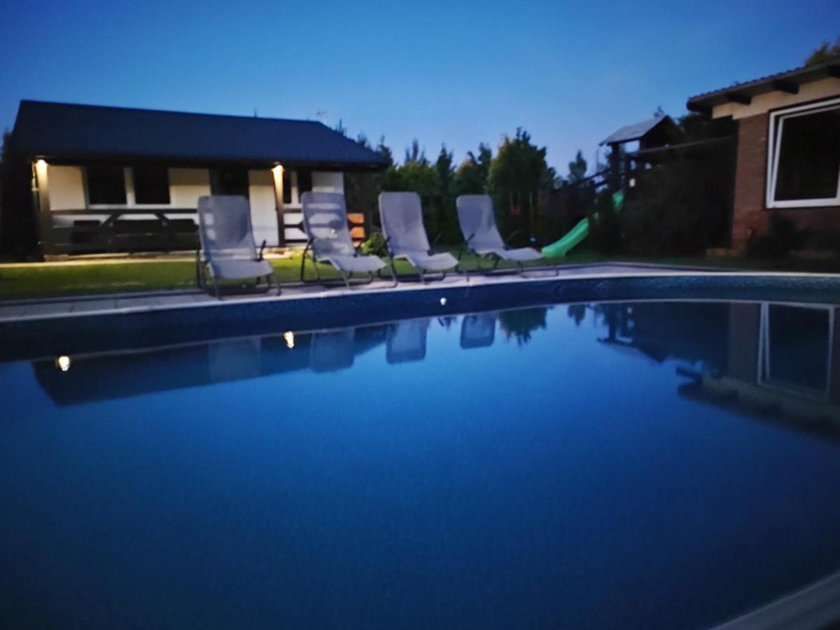 Domek Parterowy Apartamentowy Ostoja レバル エクステリア 写真